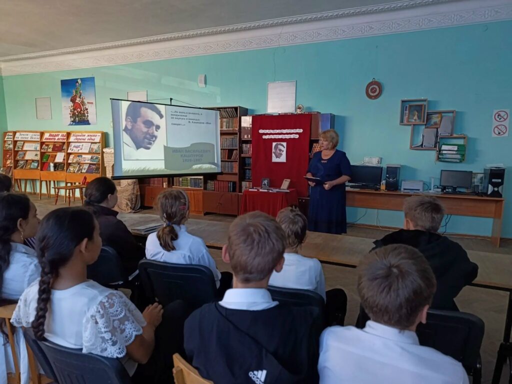 Ведущие литературного караоке 